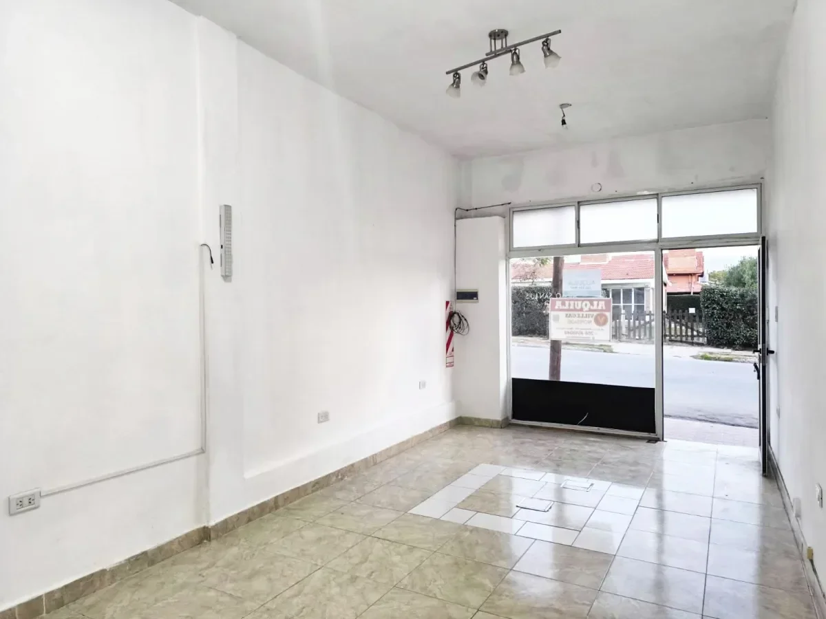 Local Comercial 55 m2 ALQUILER Los Almendros 175 L2 centro de Merlo SL